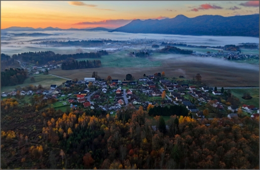 Klikni na fotografijo | Click on Photo